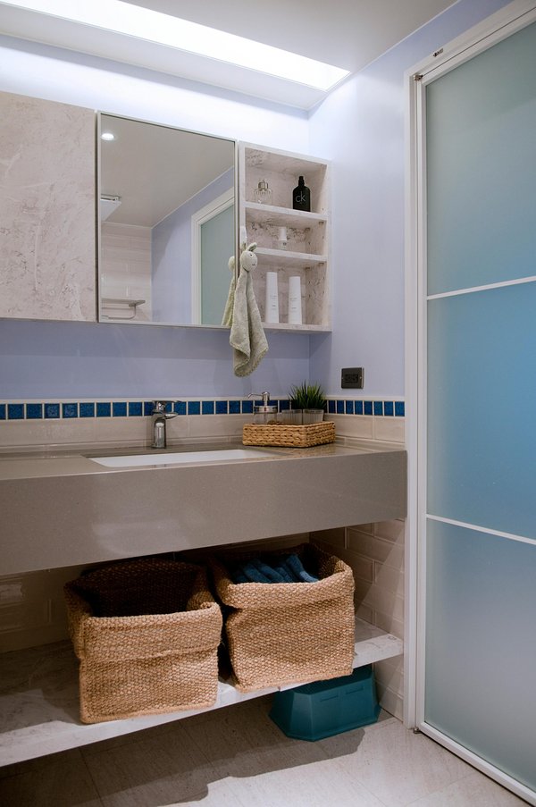 Les paniers rangement salle de bain pour un espace organisé